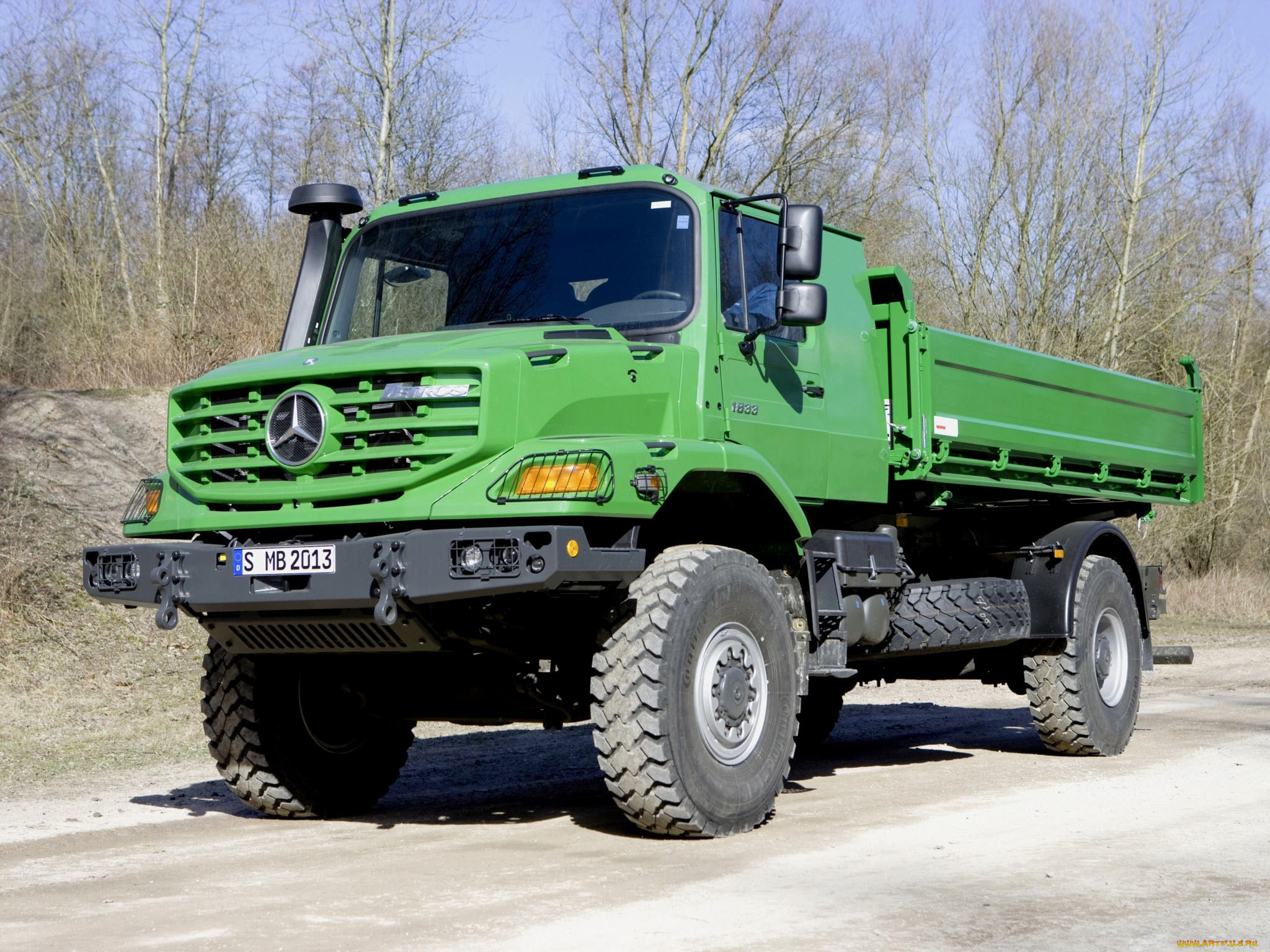 , mercedes, trucks